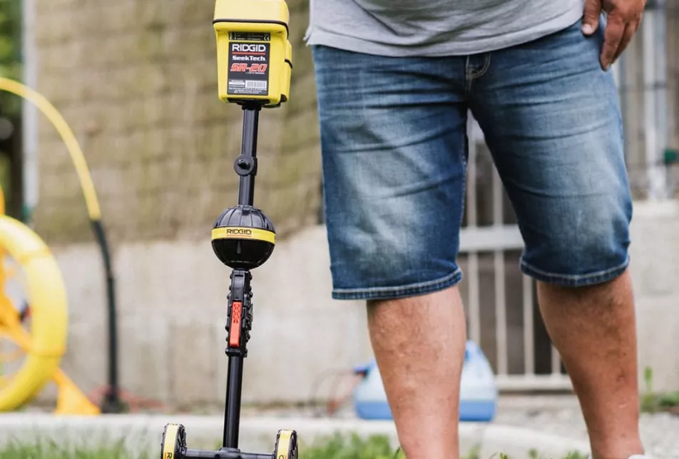 Retraçage des réseaux avec caméra vidéo, sonde traçante et appareil à ultrasons