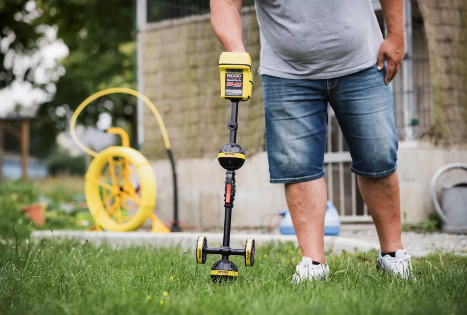 Retraçage des réseaux avec caméra vidéo, sonde traçante et appareils à ultrasons
