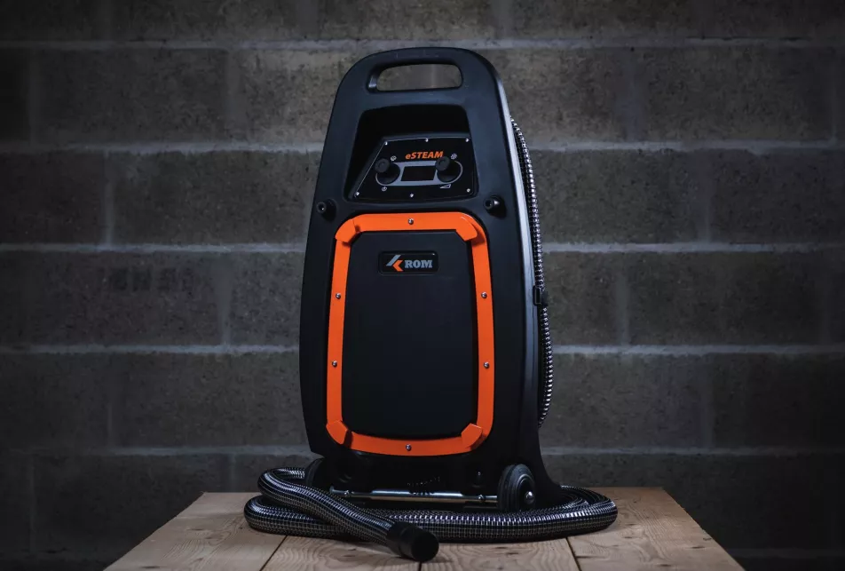 Contrôle de l'étanchéité des conduites d'eau froide, eau chaude et chauffage avec appareil acoustique et gaz traceur