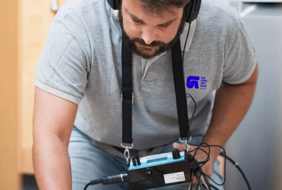 Localisation des fuites avec du matériel acoustique et gaz traceur